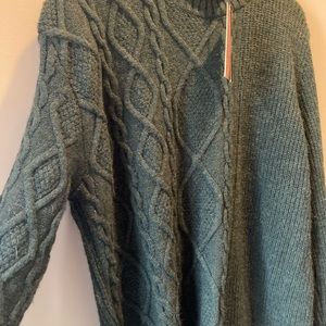 NWT, Oversized Cable Knit Sweater.